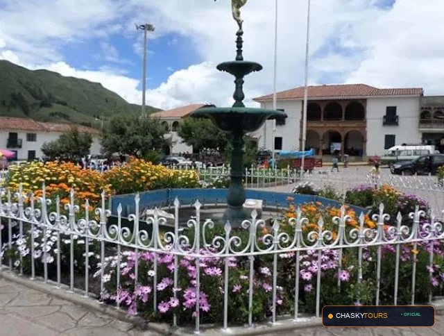 Plaza Mayor y Templo Matriz de Huarocondo