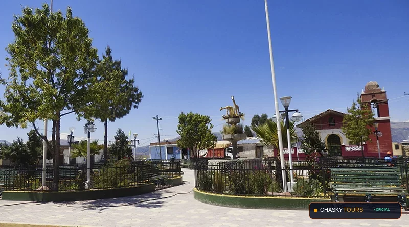 Plaza Mayor y Templo Matriz de Huaya