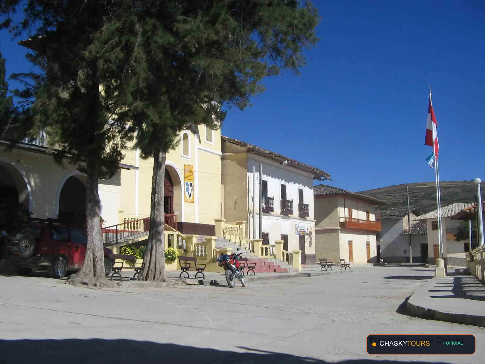 Plaza Mayor y Templo Matriz de Ichocan