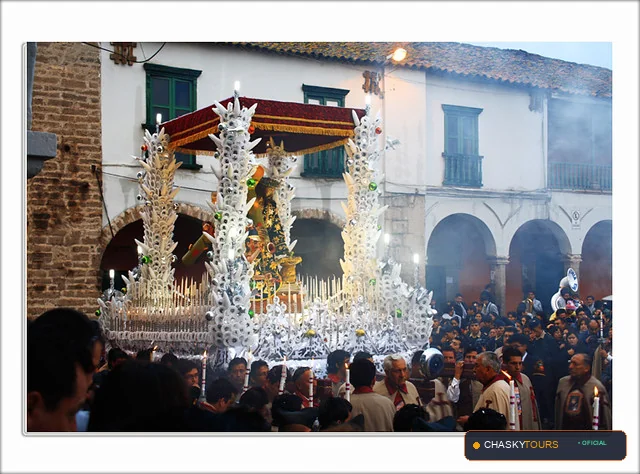 Plaza Mayor y Templo Matriz de Jesús Nazareno foto 3