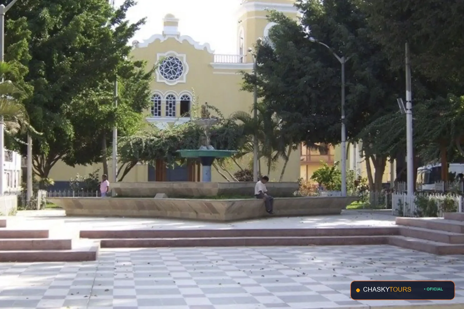 Plaza Mayor y Templo Matriz de La Huaca