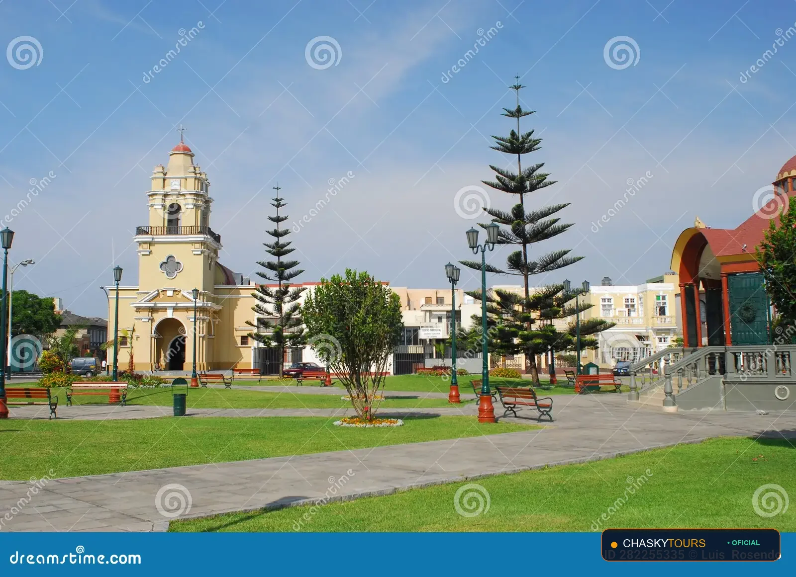 Plaza Mayor y Templo Matriz de La Punta foto 1