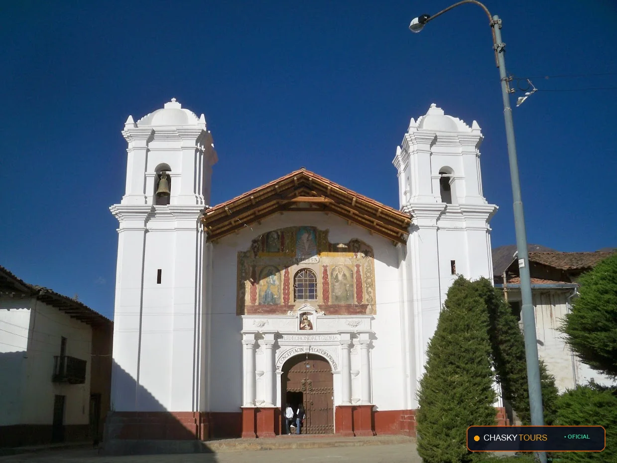 Plaza Mayor y Templo Matriz de Lacabamba foto 1