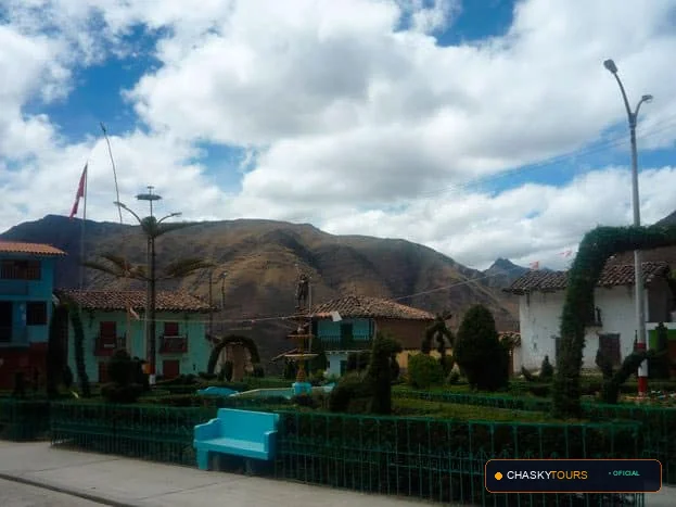 Plaza Mayor y Templo Matriz de Lacabamba