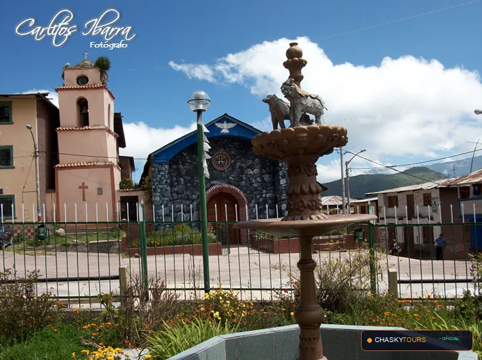 Plaza Mayor y Templo Matriz de Lachaqui