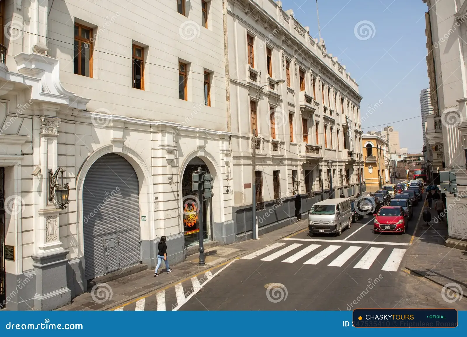Plaza Mayor y Templo Matriz de Laraos foto 2