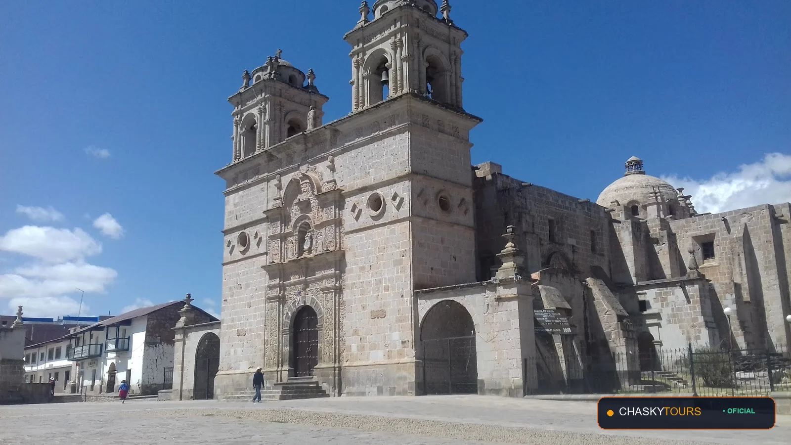 Plaza Mayor y Templo Matriz de Livitaca foto 1