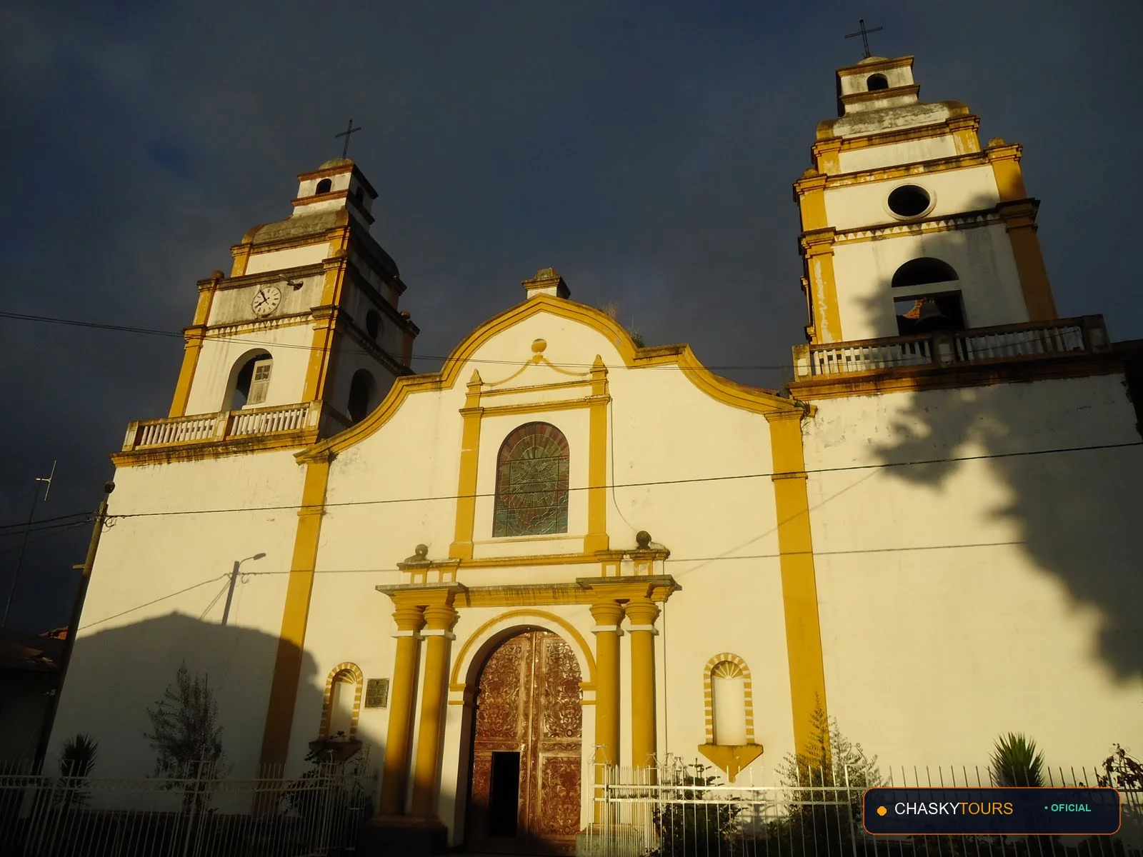 Plaza Mayor y Templo Matriz de Llata foto 1