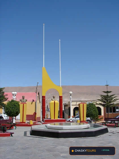 Plaza Mayor y Templo Matriz de Locumba