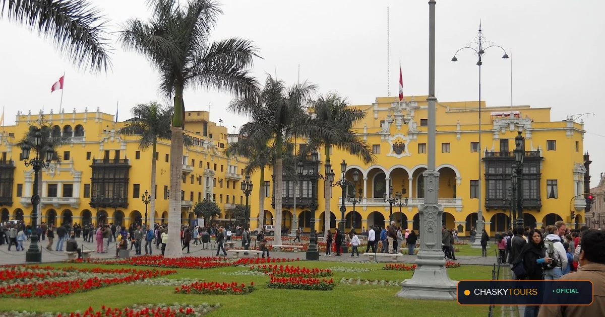 Plaza Mayor y Templo Matriz de Luya