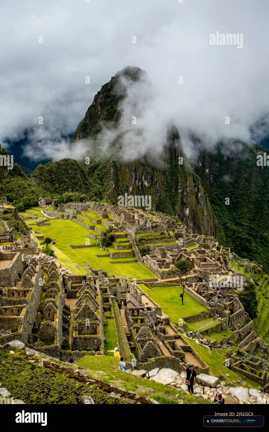 Plaza Mayor y Templo Matriz de Machupicchu foto 3
