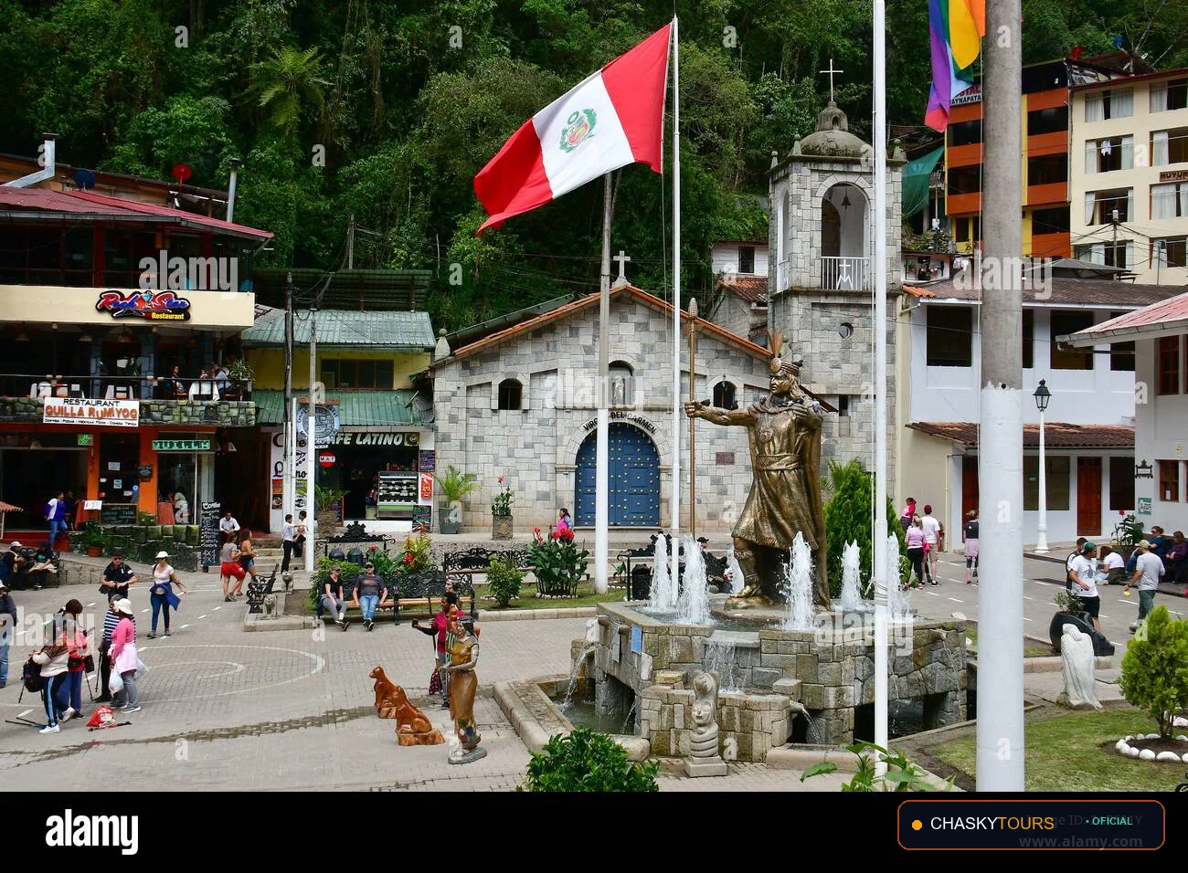 Plaza Mayor y Templo Matriz de Machupicchu