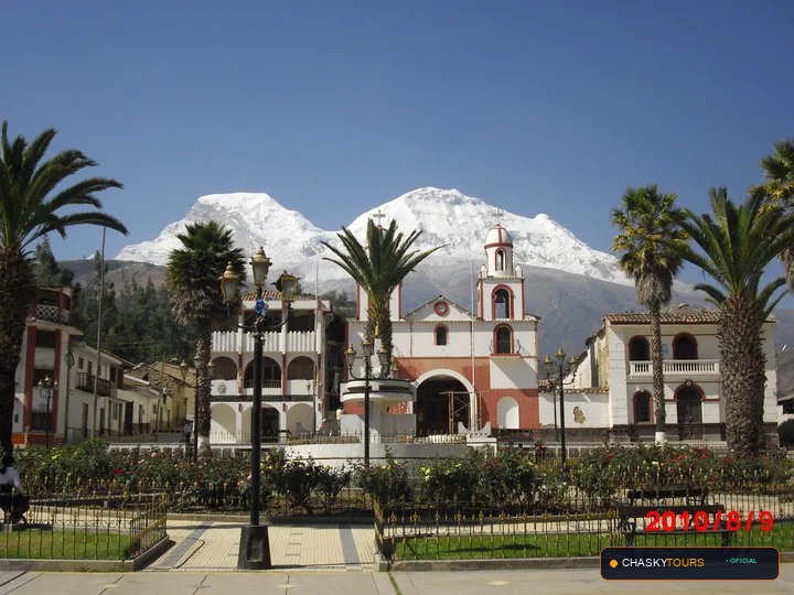 Plaza Mayor y Templo Matriz de Mancos foto 1