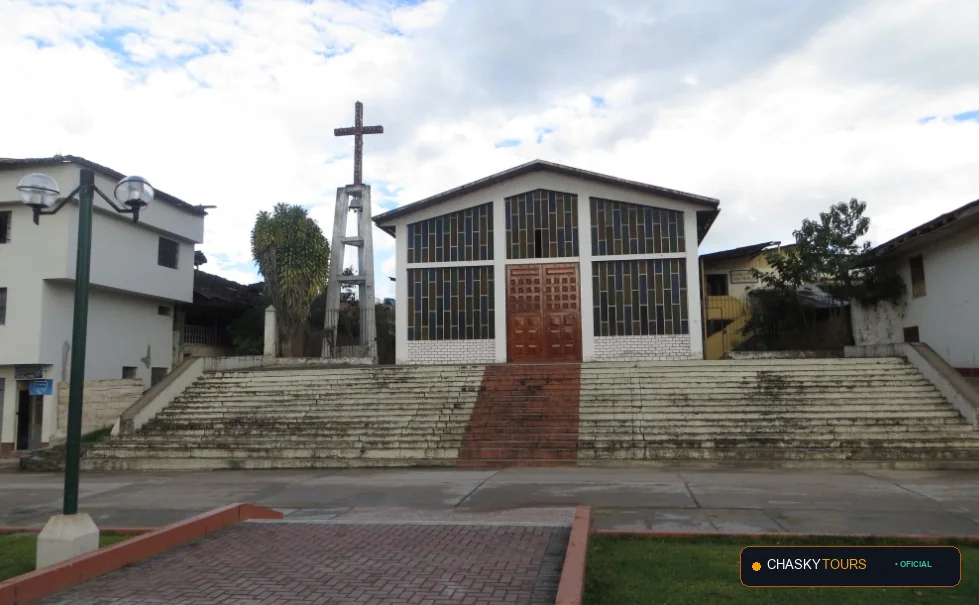 Plaza Mayor y Templo Matriz de Mariscal Benavides foto 1