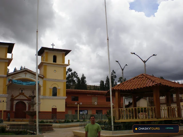 Plaza Mayor y Templo Matriz de Matara foto 1
