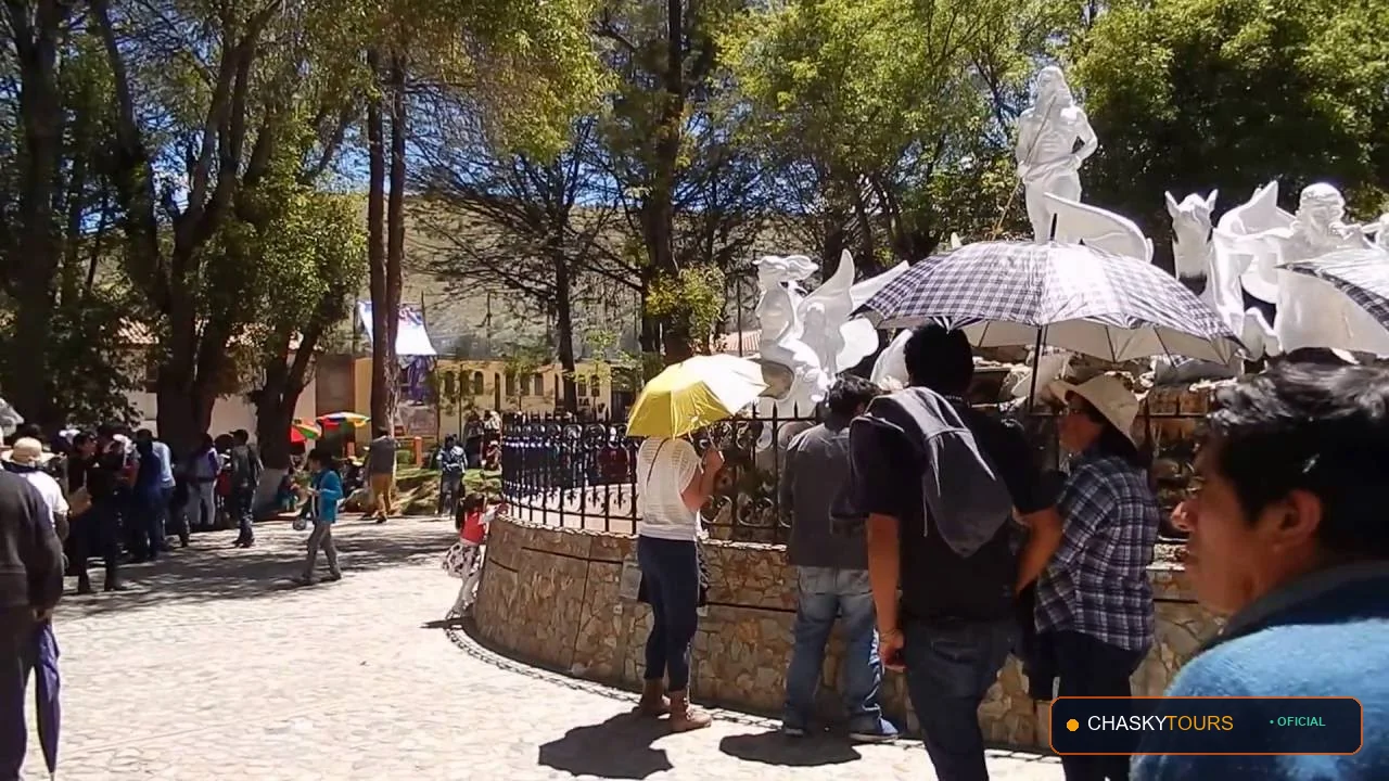 Plaza Mayor y Templo Matriz de Mito
