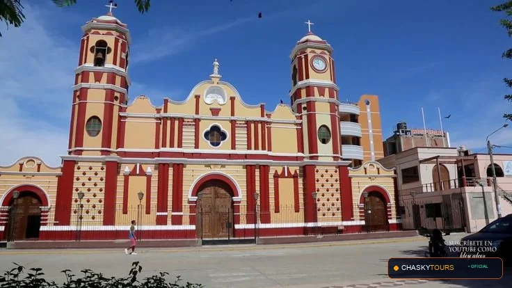Plaza Mayor y Templo Matriz de Monsefu foto 1