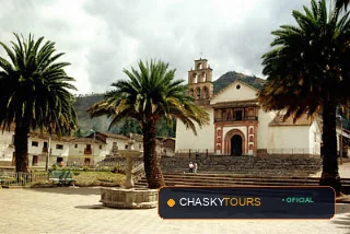 Plaza Mayor y Templo Matriz de Ocongate foto 1