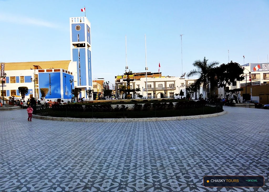 Plaza Mayor y Templo Matriz de Pacanga