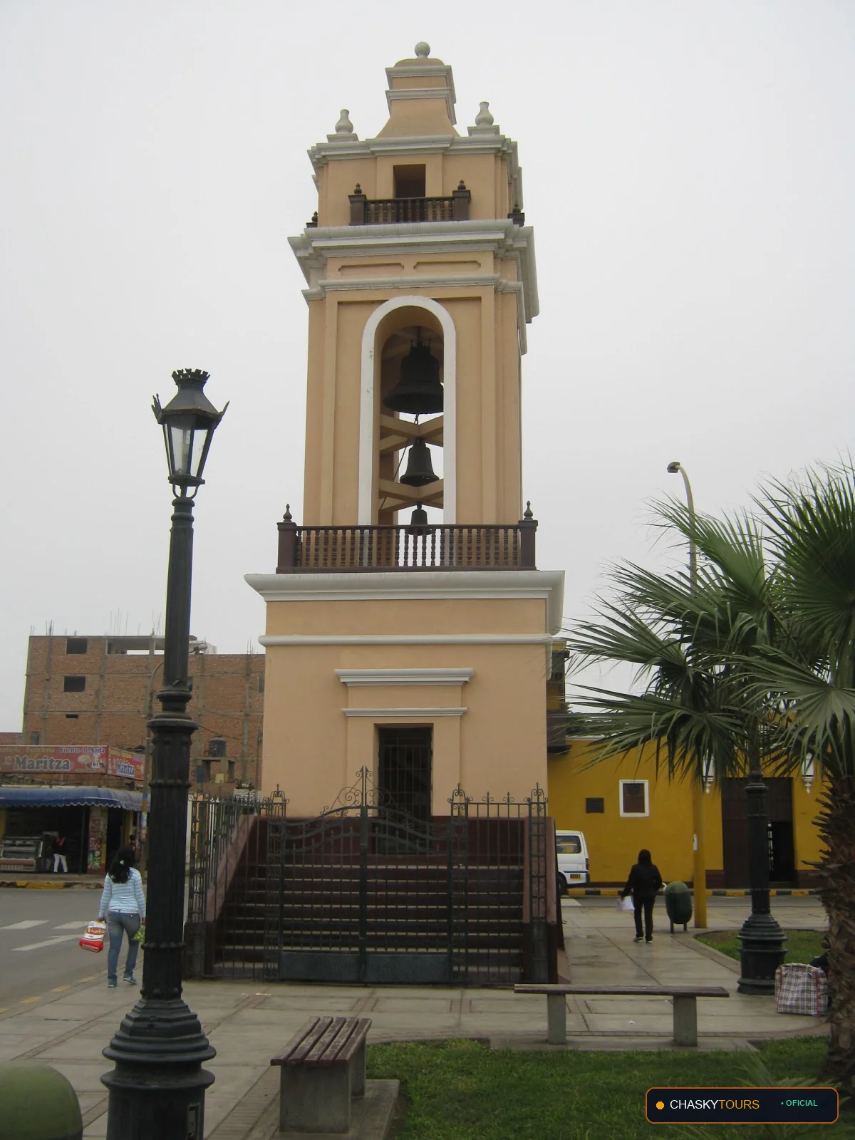 Plaza Mayor y Templo Matriz de Paccho foto 1