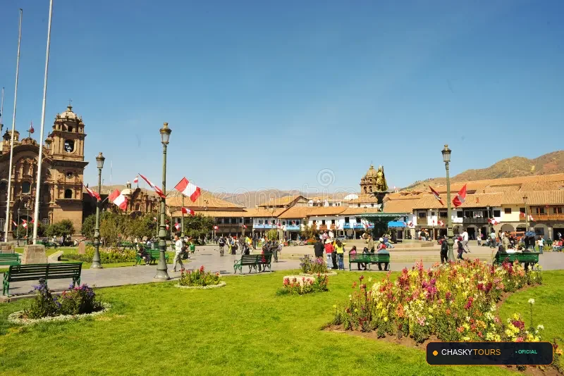 Plaza Mayor y Templo Matriz de Pachacutec