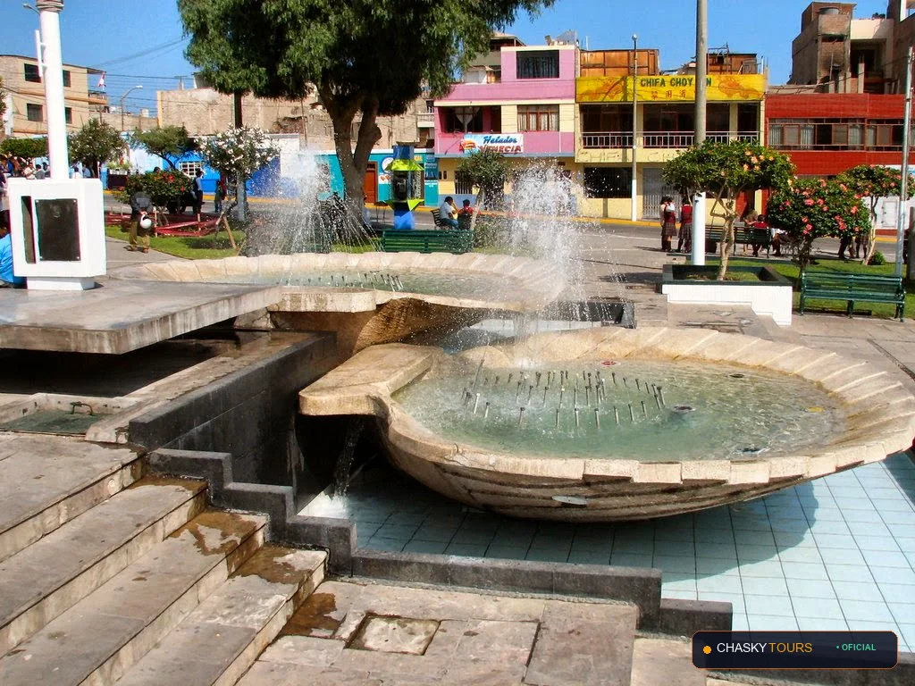 Plaza Mayor y Templo Matriz de Pacocha