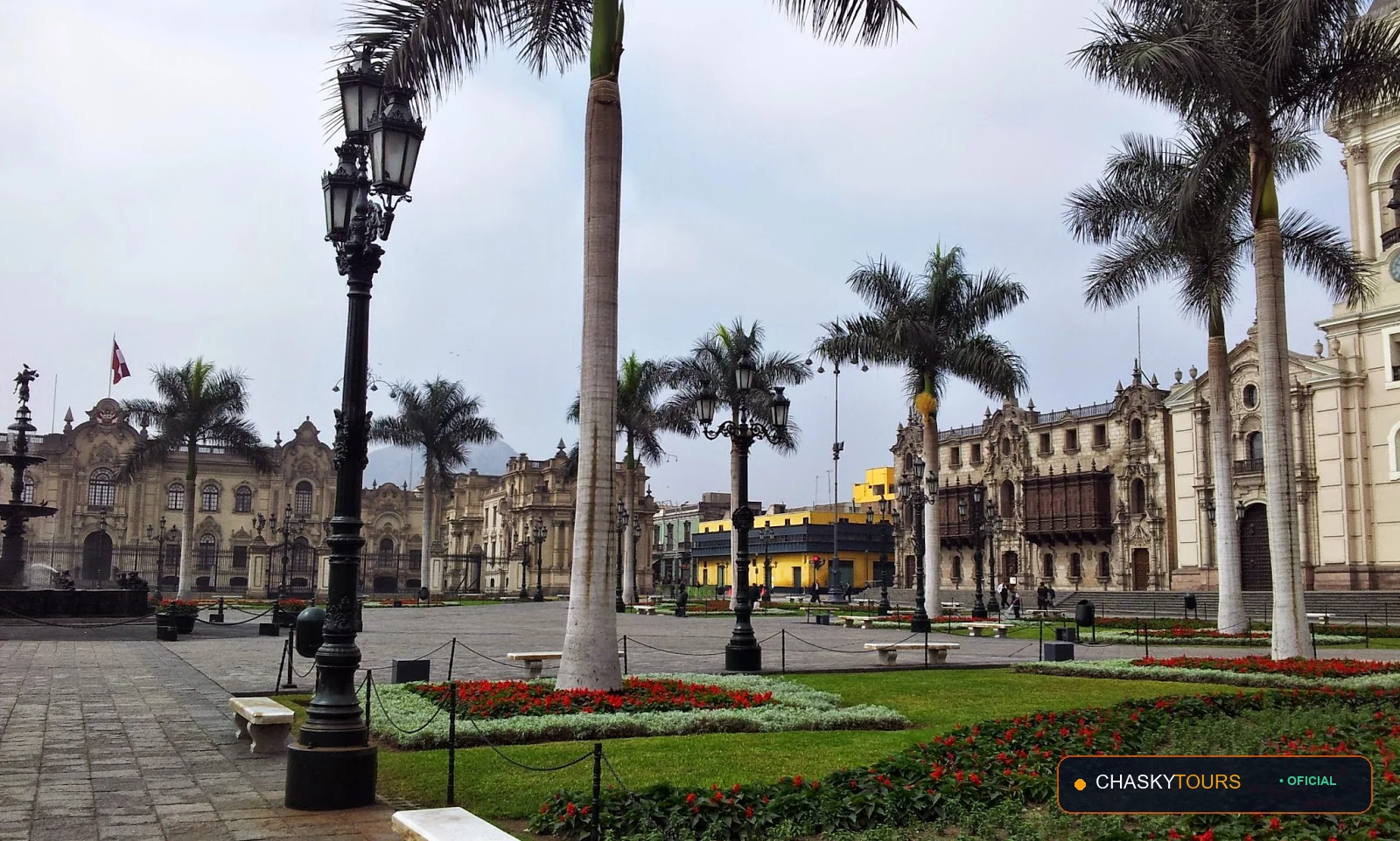 Plaza Mayor y Templo Matriz de Padre Abad