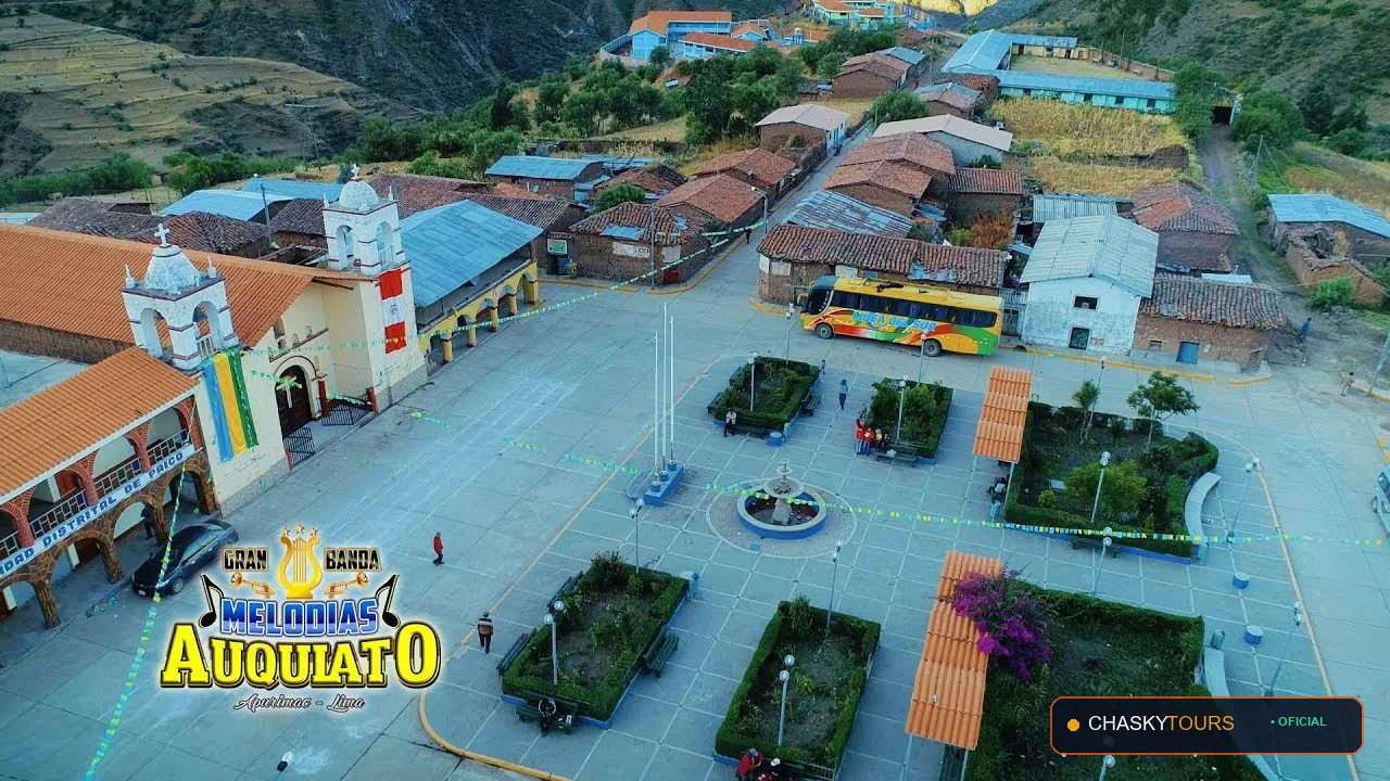 Plaza Mayor y Templo Matriz de Paico foto 1