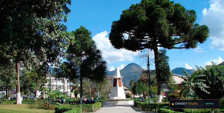 Plaza Mayor y Templo Matriz de Palcazu