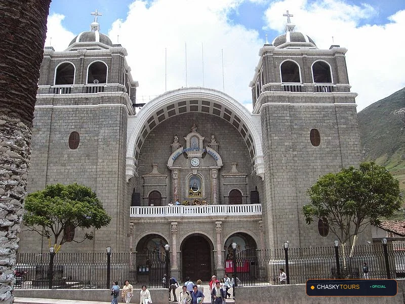 Plaza Mayor y Templo Matriz de Paranday foto 1