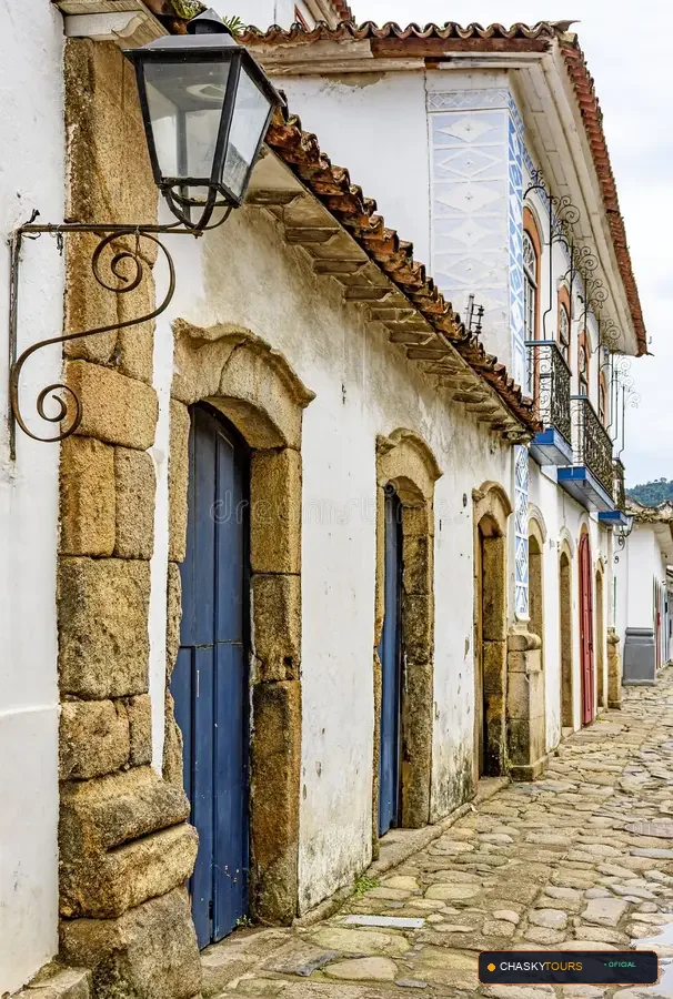 Plaza Mayor y Templo Matriz de Paratia foto 2
