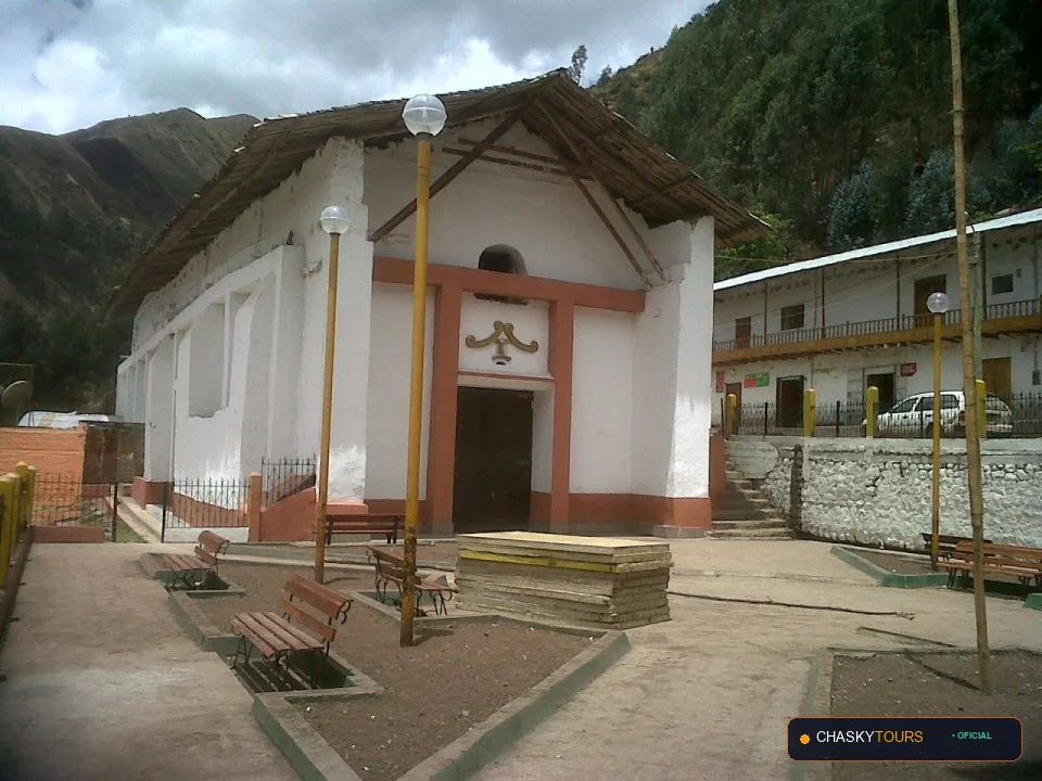 Plaza Mayor y Templo Matriz de Parcoy foto 1