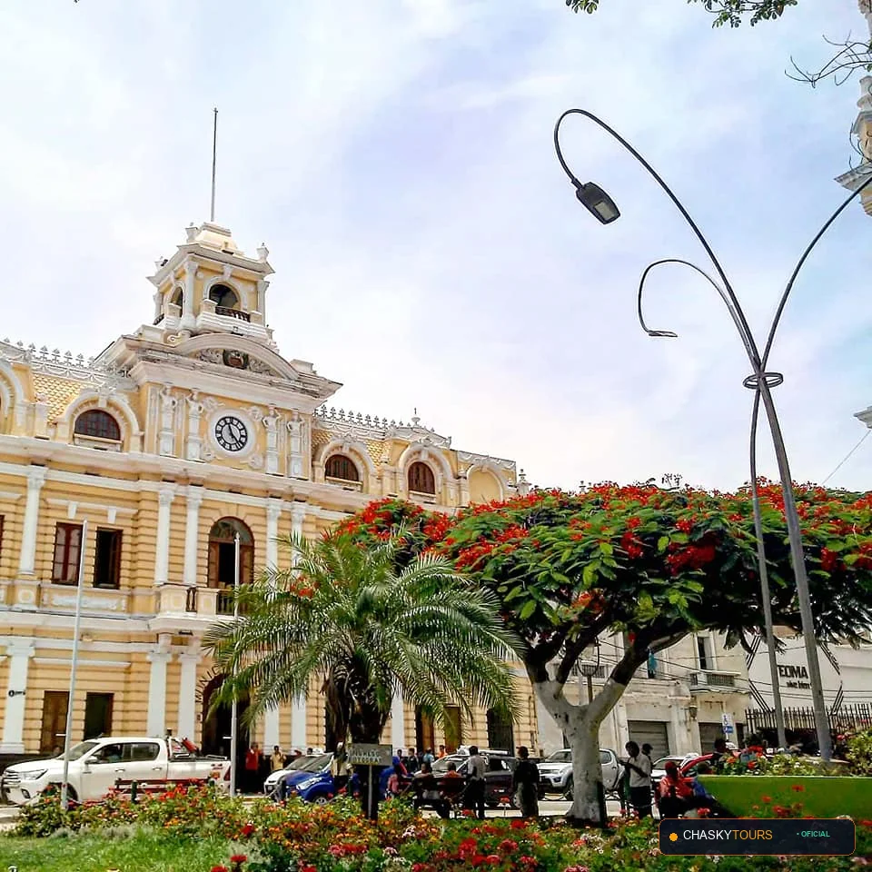 Plaza Mayor y Templo Matriz de Patapo