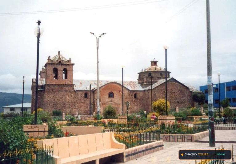 Plaza Mayor y Templo Matriz de Pedro Vilca Apaza foto 1