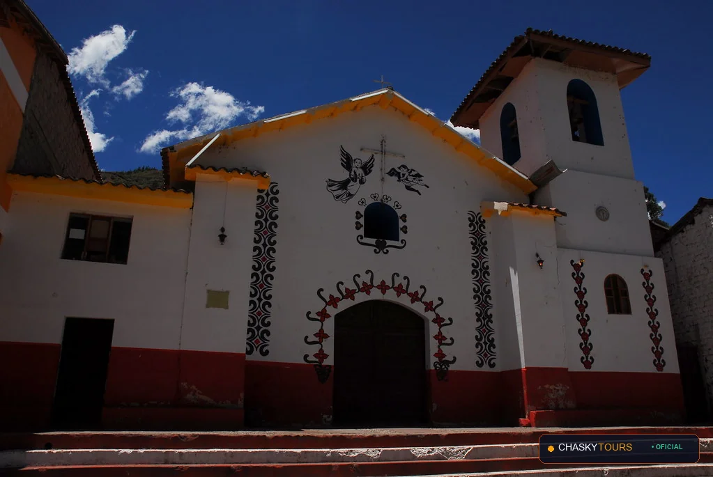 Plaza Mayor y Templo Matriz de Pillpinto foto 1