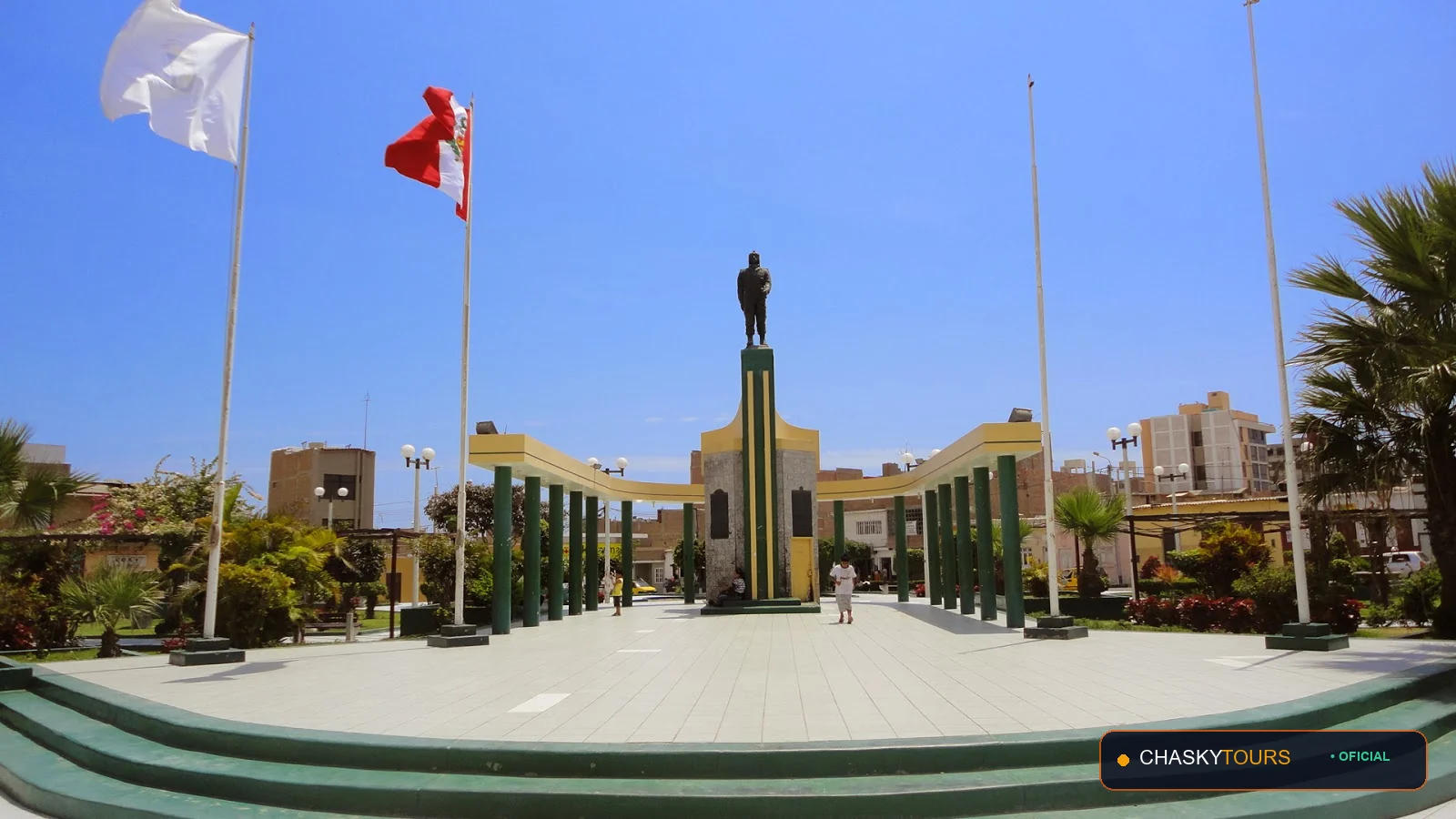 Plaza Mayor y Templo Matriz de Pimentel