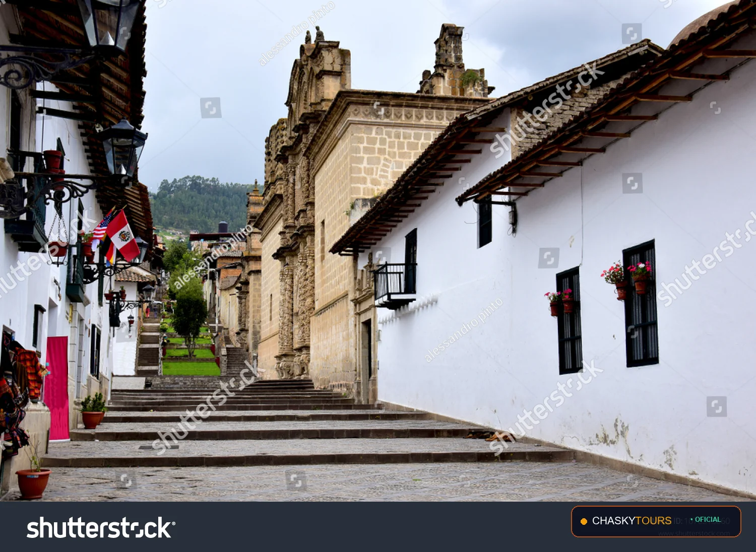 Plaza Mayor y Templo Matriz de Pion foto 2
