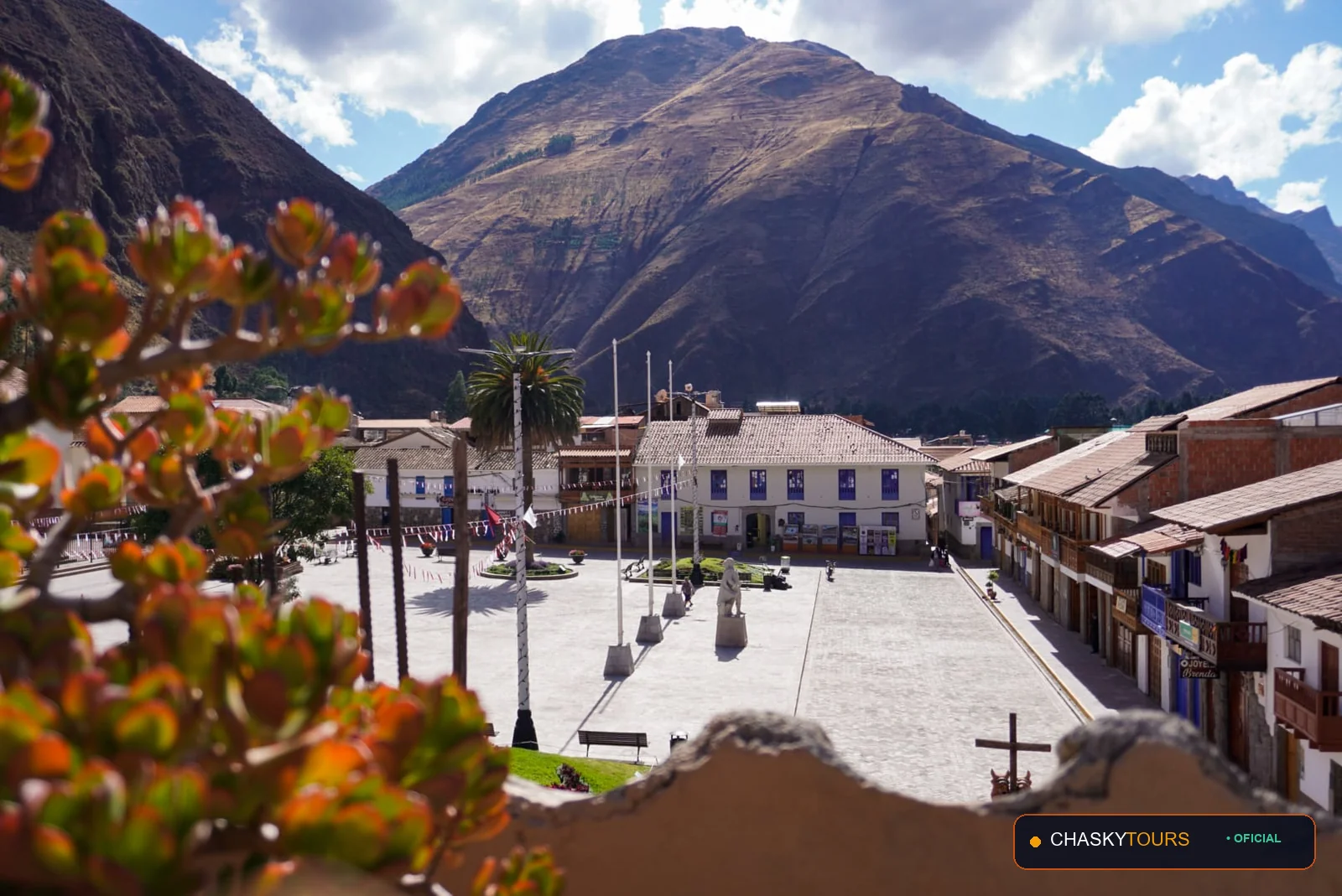 Plaza Mayor y Templo Matriz de Pisac