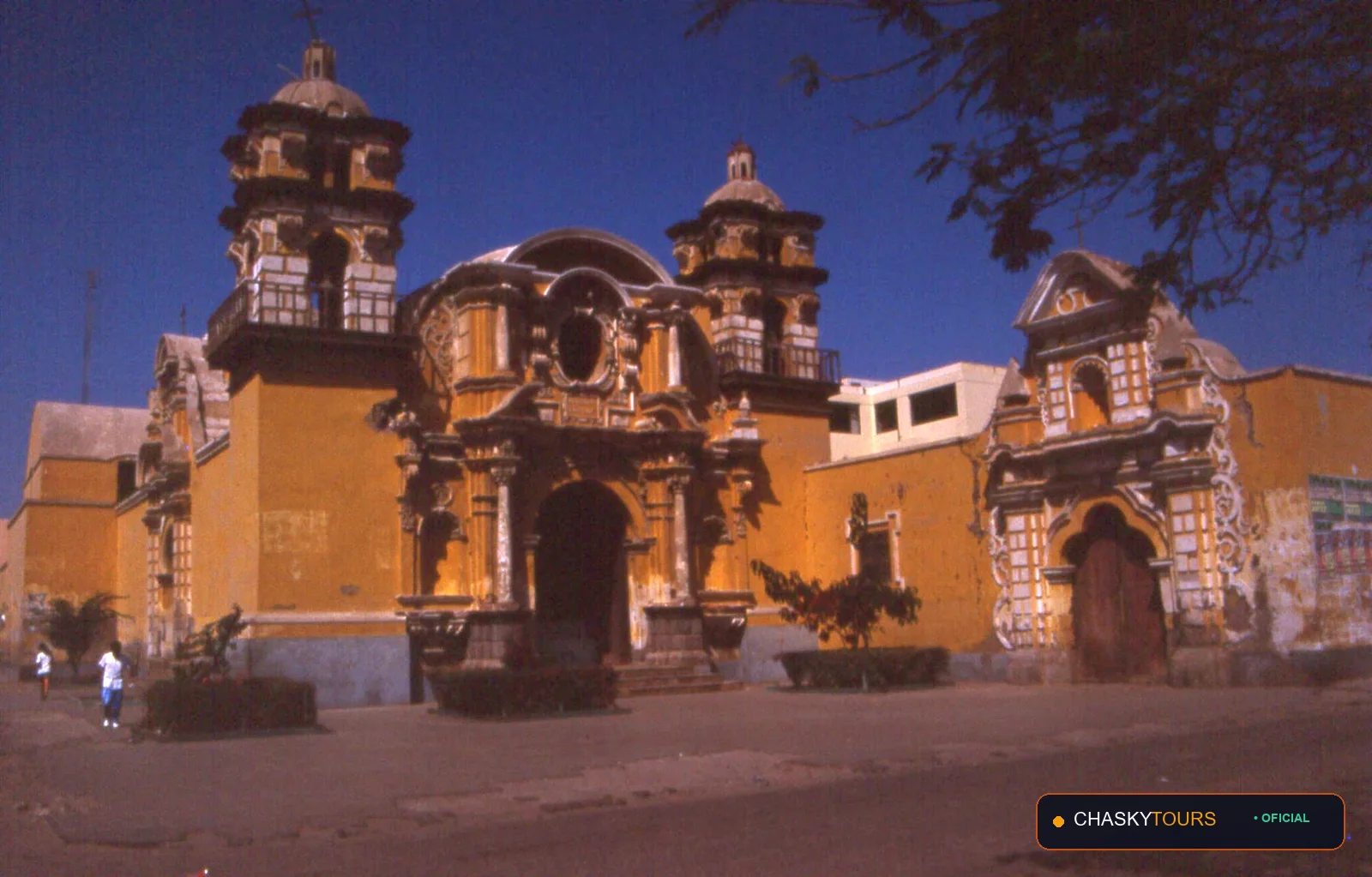 Plaza Mayor y Templo Matriz de Pisco foto 2