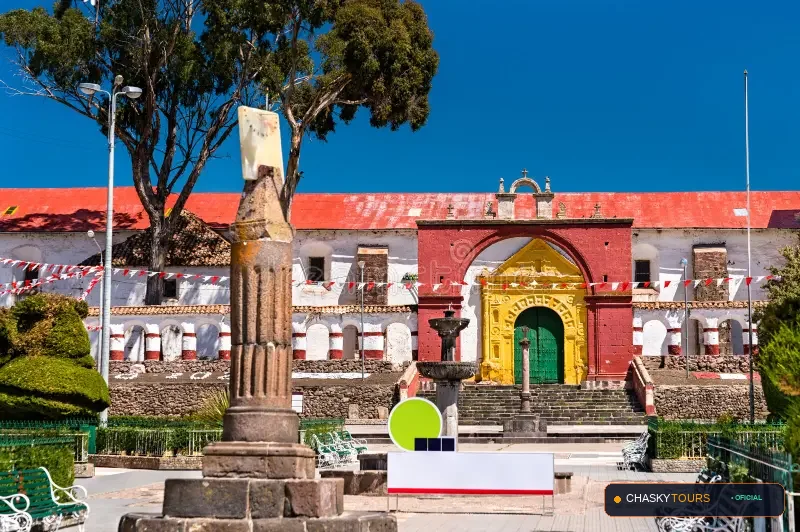 Plaza Mayor y Templo Matriz de Pomata