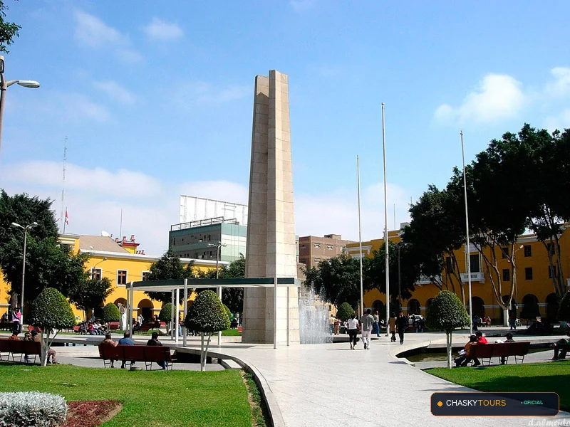 Plaza Mayor y Templo Matriz de Pueblo Nuevo