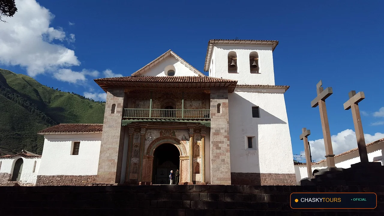Plaza Mayor y Templo Matriz de Puerto Inca foto 1
