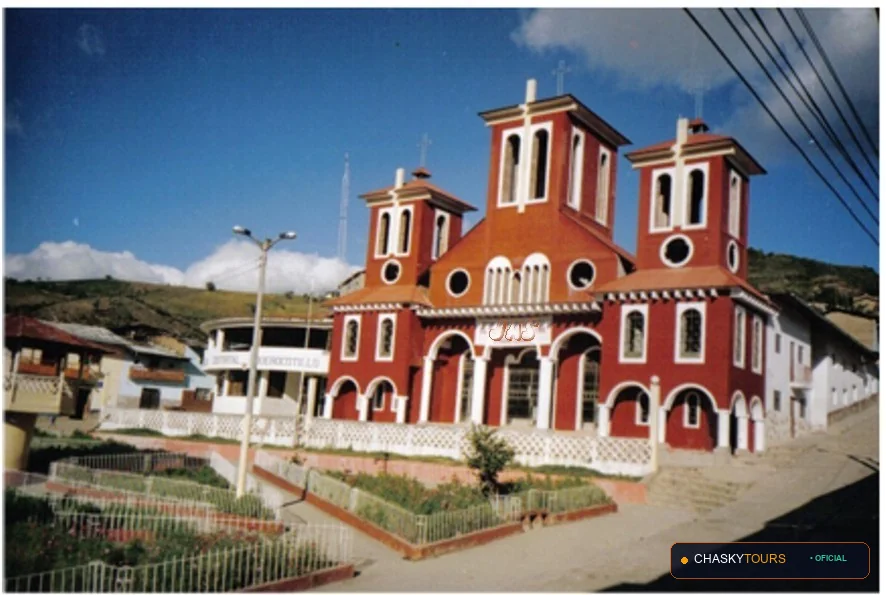 Plaza Mayor y Templo Matriz de Querocotillo foto 1