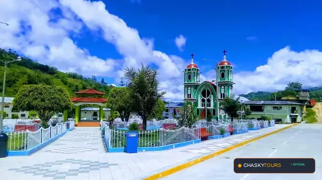 Plaza Mayor y Templo Matriz de San Andres De Cutervo