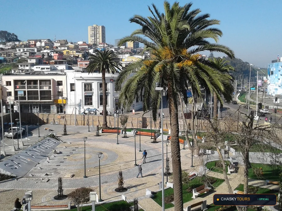 Plaza Mayor y Templo Matriz de San Antonio De Antaparco