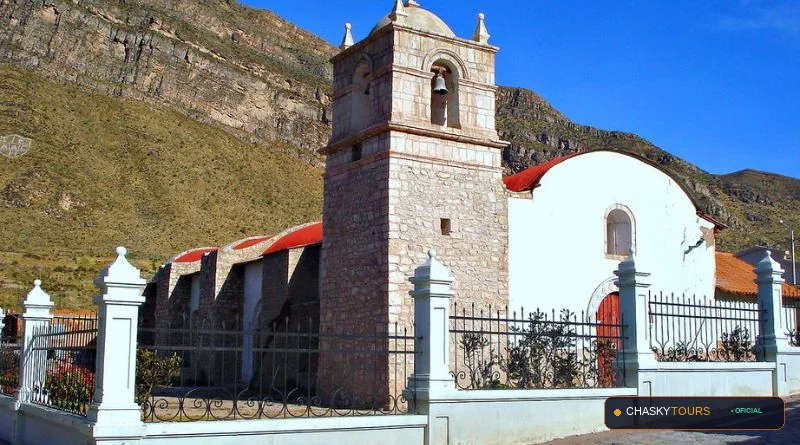 Plaza Mayor y Templo Matriz de San Antonio De Chuca foto 1
