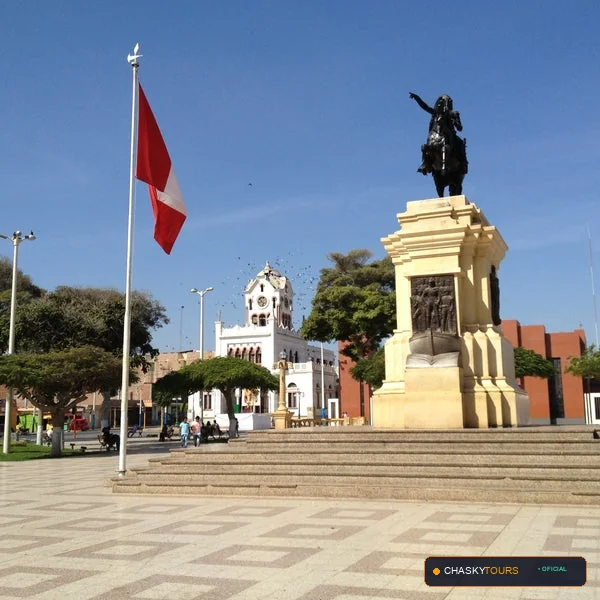 Plaza Mayor y Templo Matriz de San Clemente