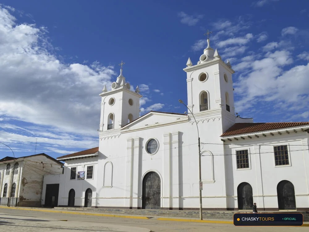 Plaza Mayor y Templo Matriz de San Francisco De Daguas foto 1