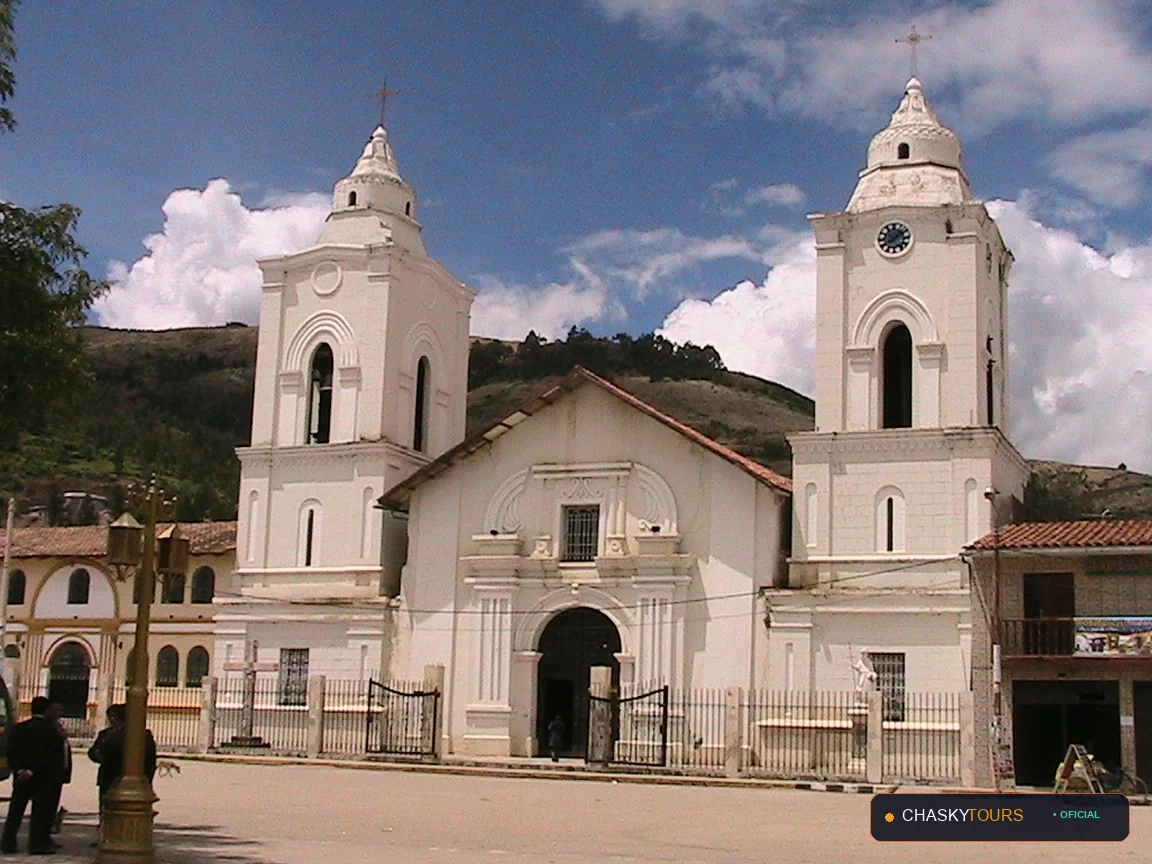 Plaza Mayor y Templo Matriz de San Jeronimo De Tunan foto 1