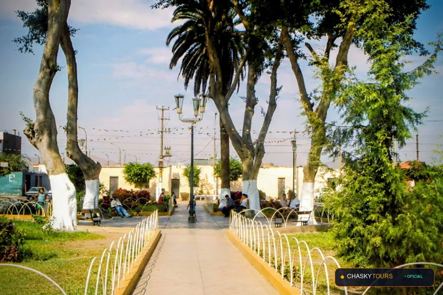 Plaza Mayor y Templo Matriz de San Juan De Lurigancho